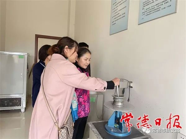 常德市采取“雙隨機(jī)、一公開”，抽檢22家預(yù)拌砼、預(yù)拌砂漿生產(chǎn)企業(yè)